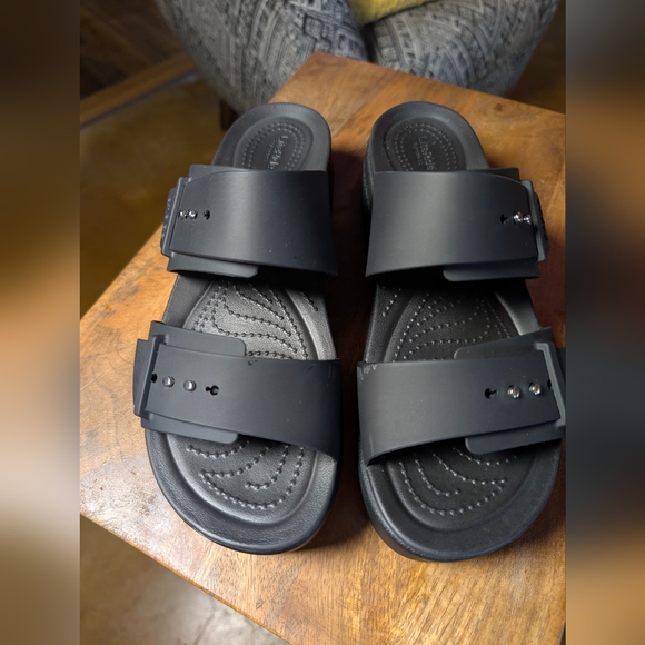 CROCS Lite Ride Black Sandals (9) - Picture 1 of 8